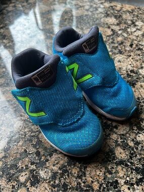 New Balance Fuel Core Rush‎ Kids Blue Neon Green KVRUSCBI Sneakers Size 7 US